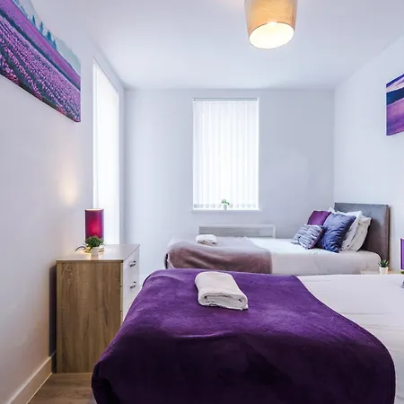 Chique Properties: Spacious Apartments Near Liverpool Stadiums Exterior photo